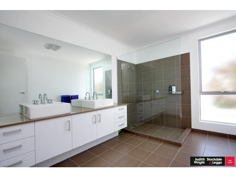 10 Bondi Avenue, Cape Woolamai VIC 3925