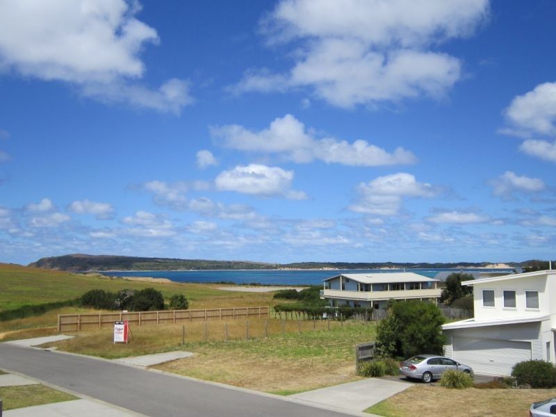 65 Penniwells Drive, San Remo VIC 3925