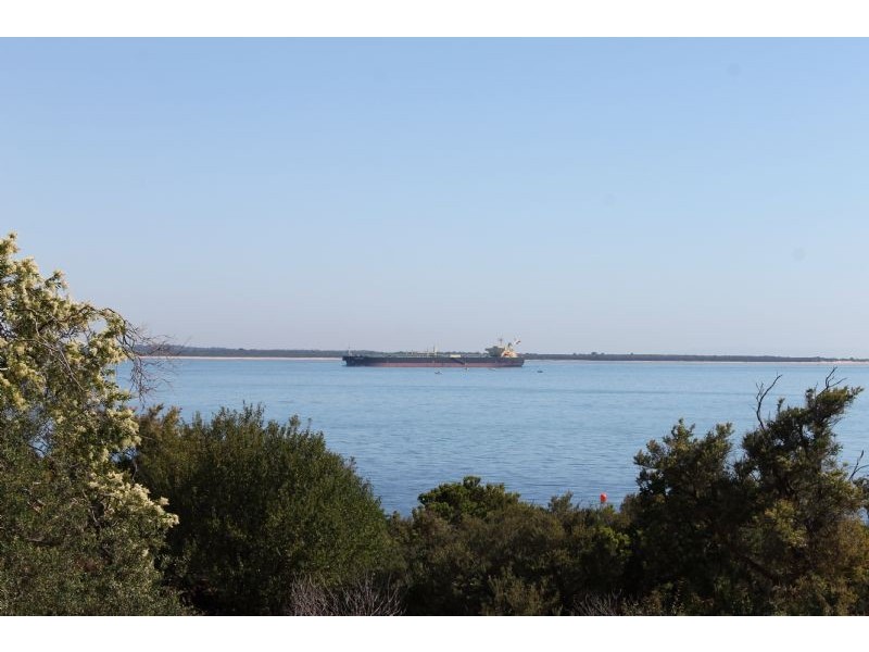 14 Glen Isla Court, Cowes VIC 3922