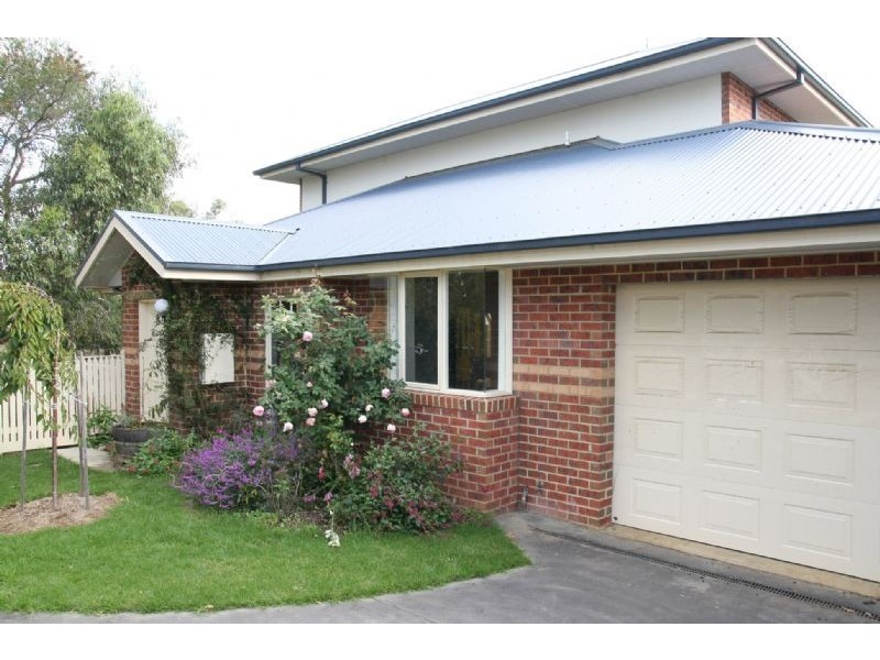 2/43 Walton Street, Cowes VIC 3922