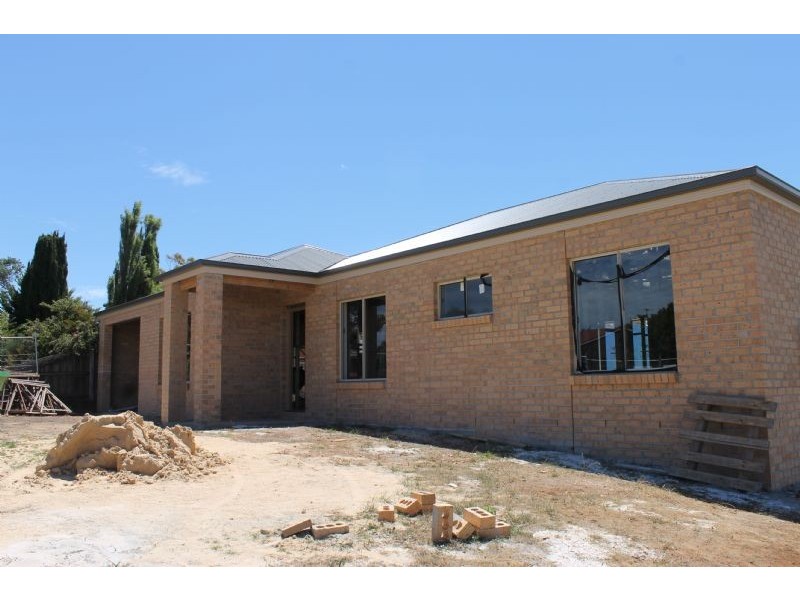 1/2 Acacia Close, Cowes VIC 3922