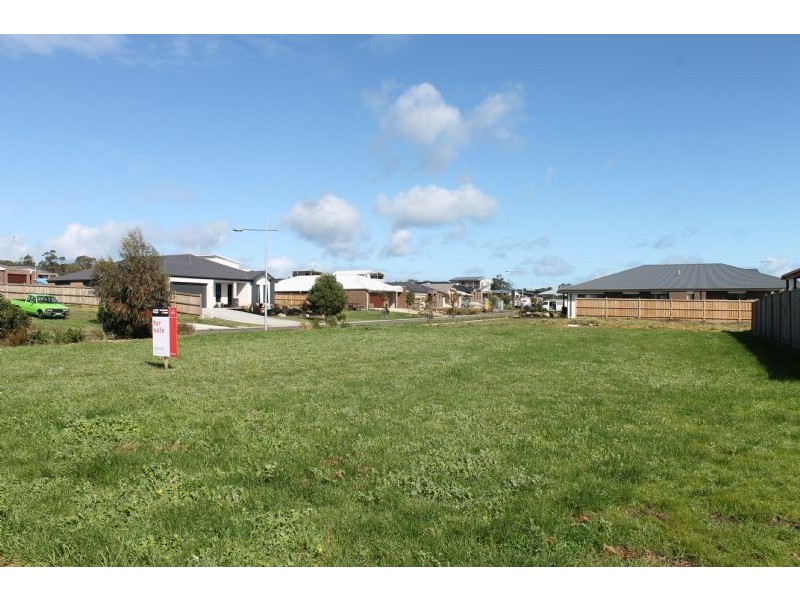 42 Seagrove Way, Cowes VIC 3922