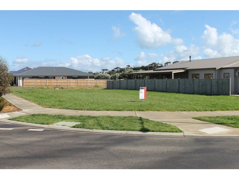42 Seagrove Way, Cowes VIC 3922