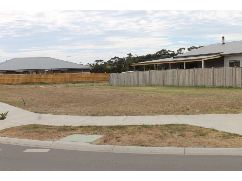 42 Seagrove Way, Cowes VIC 3922