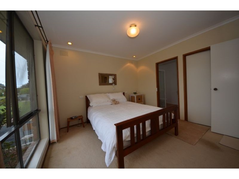 24 Forrest Avenue, Newhaven VIC 3925