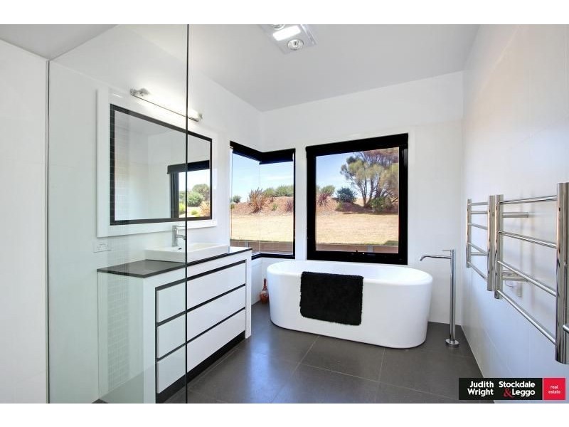 9 Cayley Court, San Remo VIC 3925