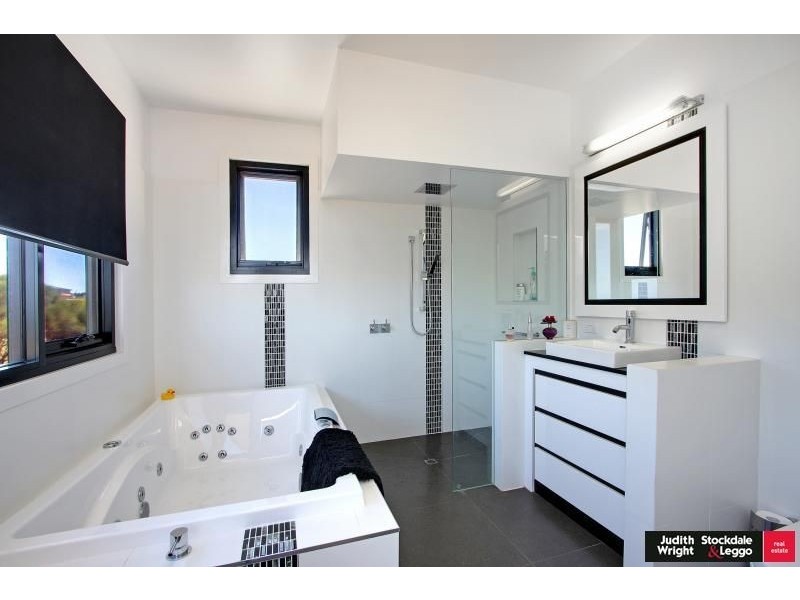 9 Cayley Court, San Remo VIC 3925