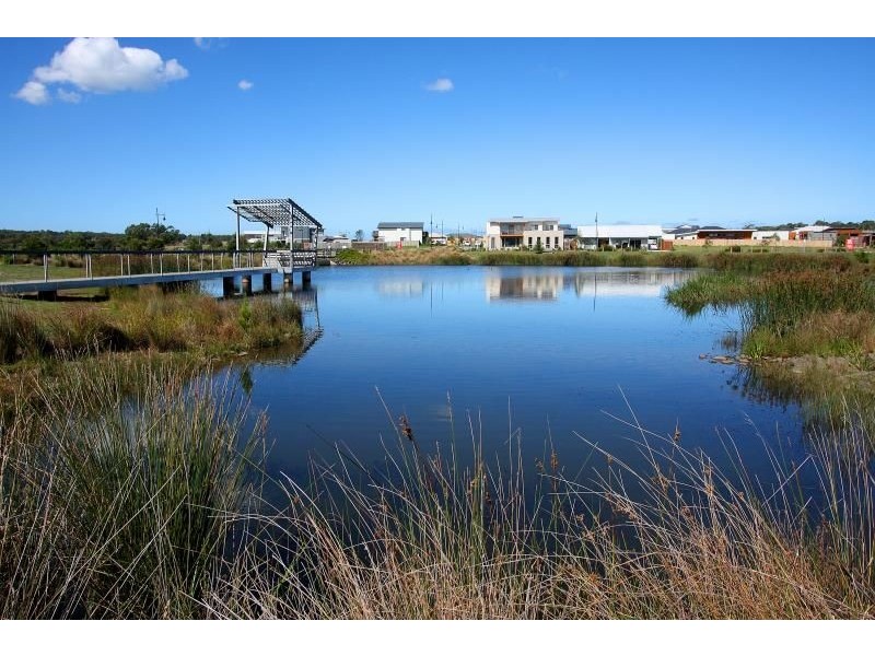 8 Cove Place, Cowes VIC 3922