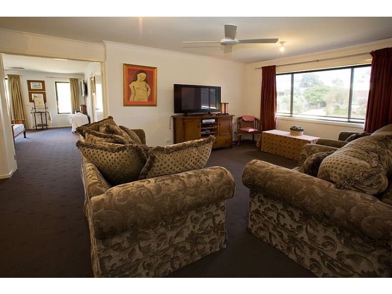 4 Amanda Close, Cowes VIC 3922