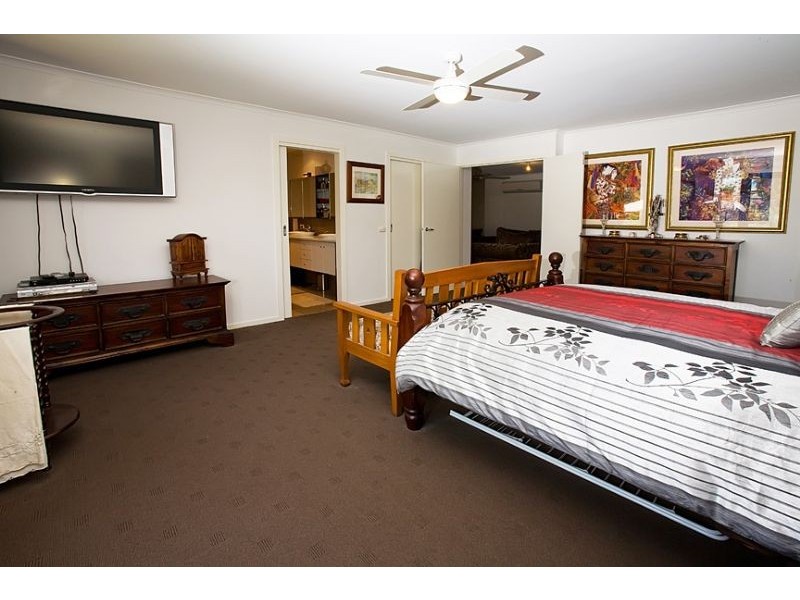 4 Amanda Close, Cowes VIC 3922