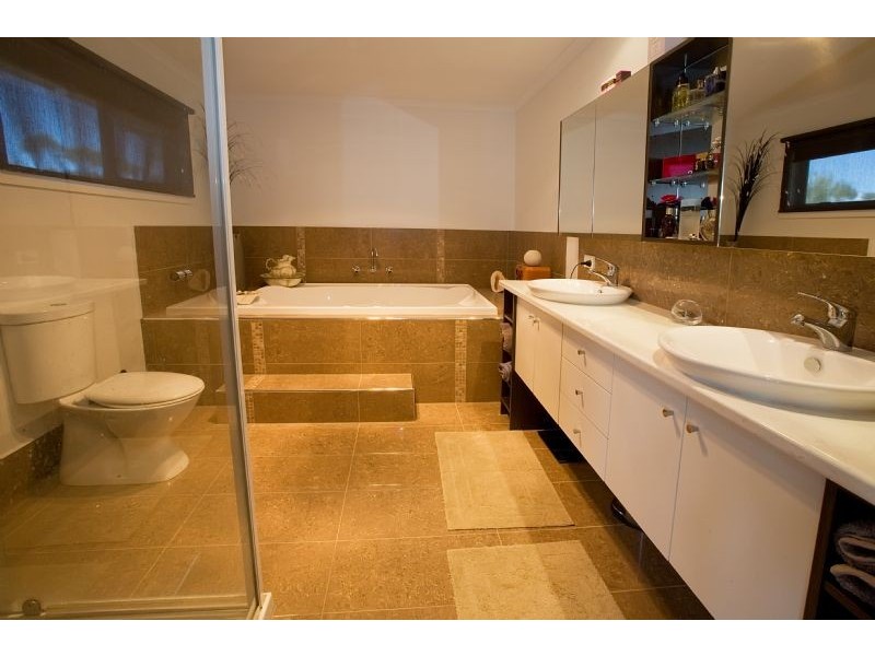 4 Amanda Close, Cowes VIC 3922