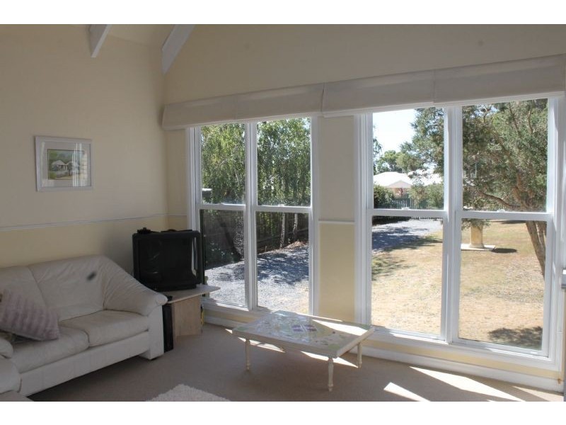23 Hobsons Parade, Cowes VIC 3922