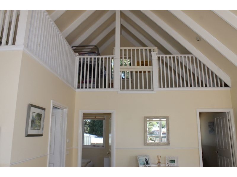 23 Hobsons Parade, Cowes VIC 3922