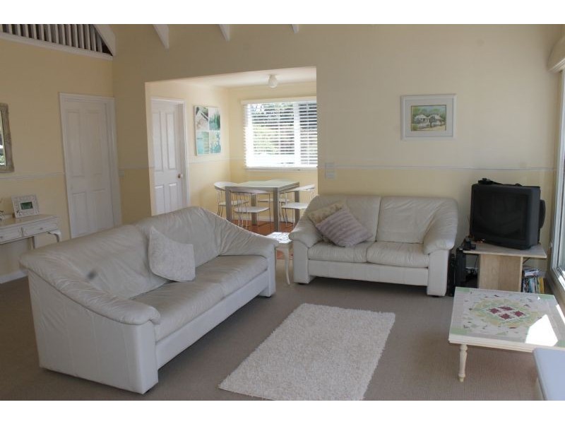 23 Hobsons Parade, Cowes VIC 3922
