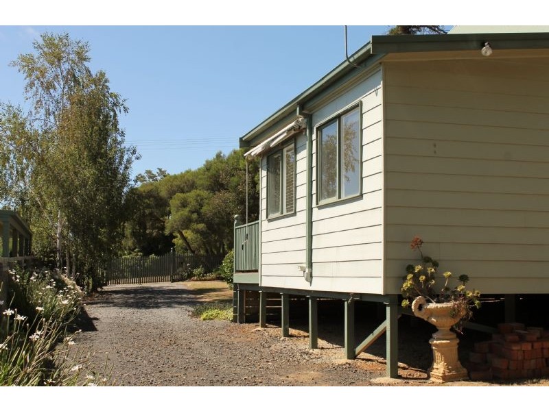 23 Hobsons Parade, Cowes VIC 3922