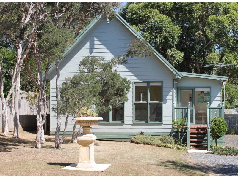 23 Hobsons Parade, Cowes VIC 3922