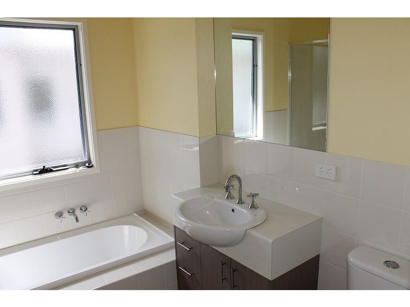 2/15-18 Beach Road, Rhyll VIC 3923