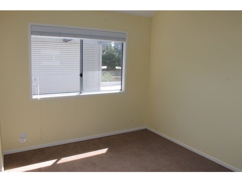 2/15-18 Beach Road, Rhyll VIC 3923