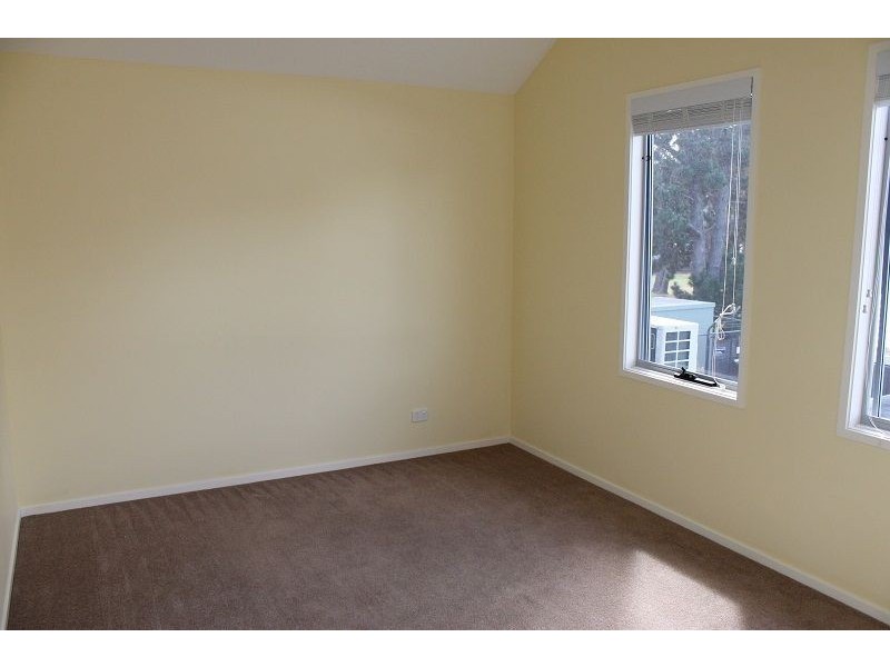 2/15-18 Beach Road, Rhyll VIC 3923