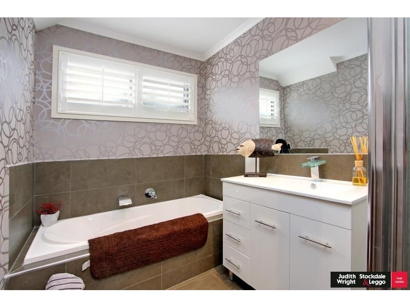 4 Lorikeet Lane, Cowes VIC 3922