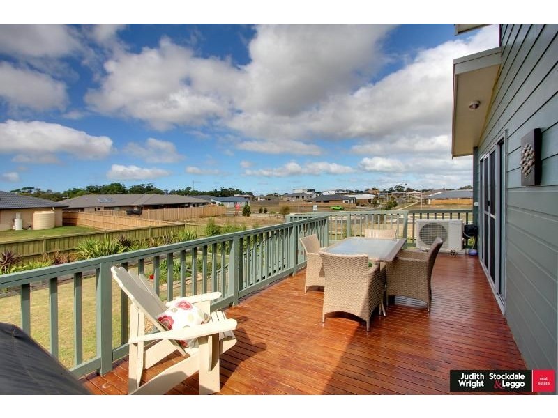 4 Lorikeet Lane, Cowes VIC 3922