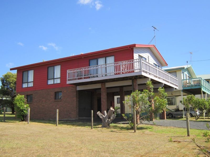 36 Hollywood Crescent, Smiths Beach VIC 3922