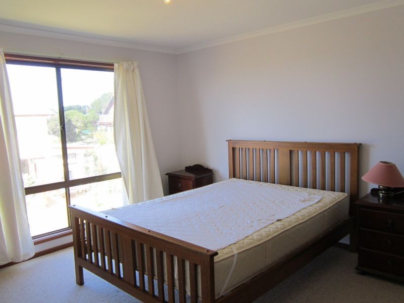 36 Hollywood Crescent, Smiths Beach VIC 3922