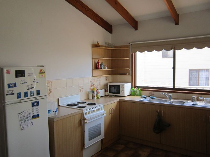 36 Hollywood Crescent, Smiths Beach VIC 3922