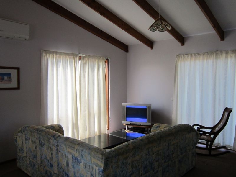 36 Hollywood Crescent, Smiths Beach VIC 3922