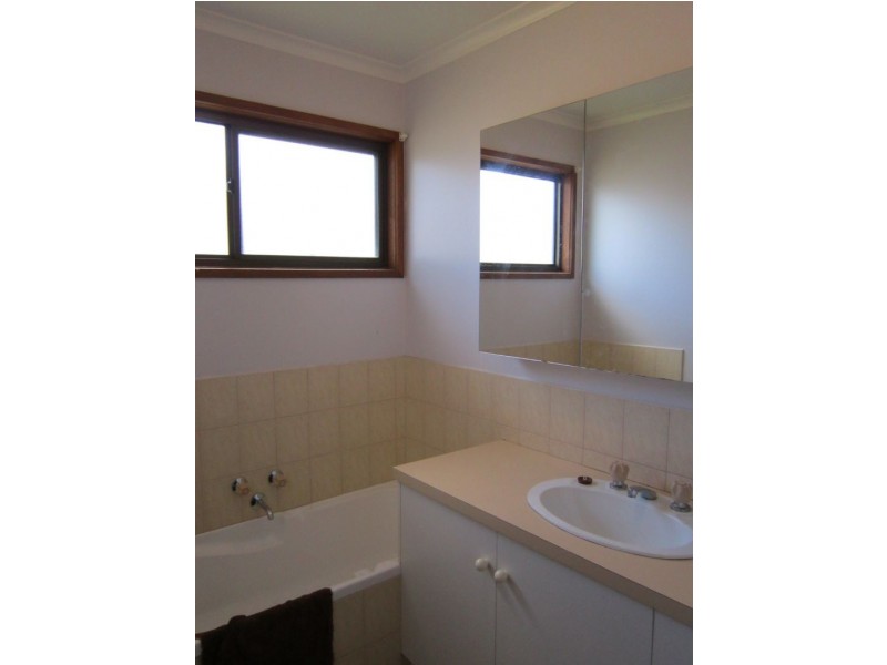 36 Hollywood Crescent, Smiths Beach VIC 3922