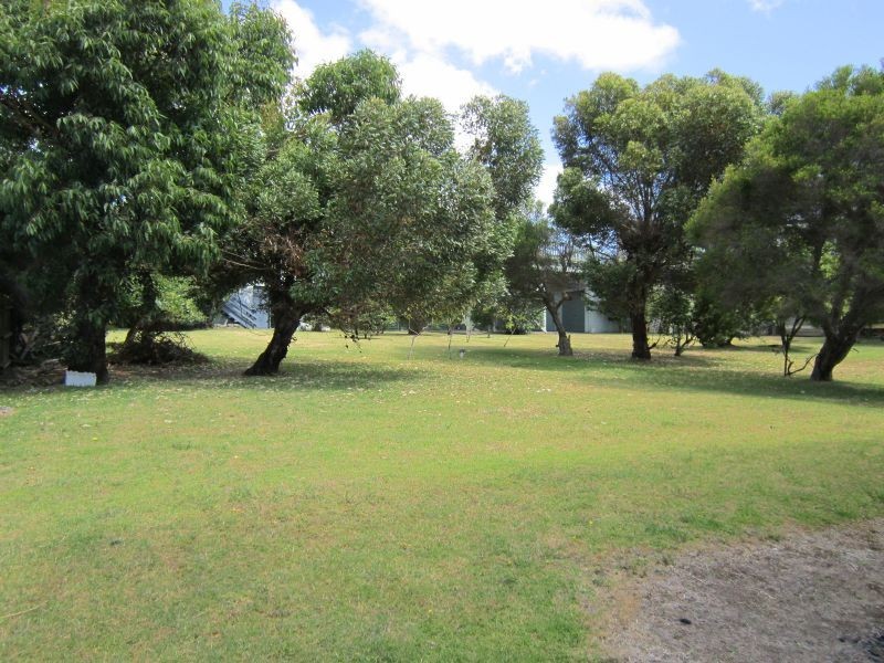 36 Hollywood Crescent, Smiths Beach VIC 3922