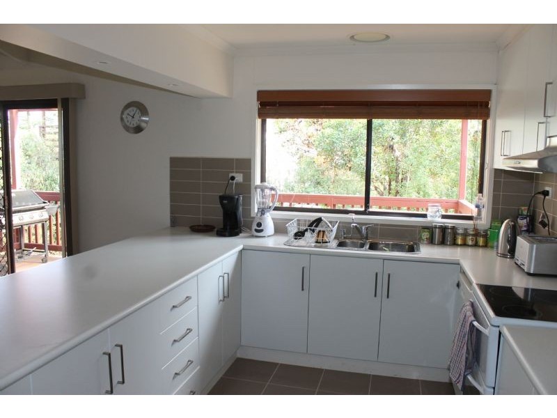 11 Justice Road, Cowes VIC 3922