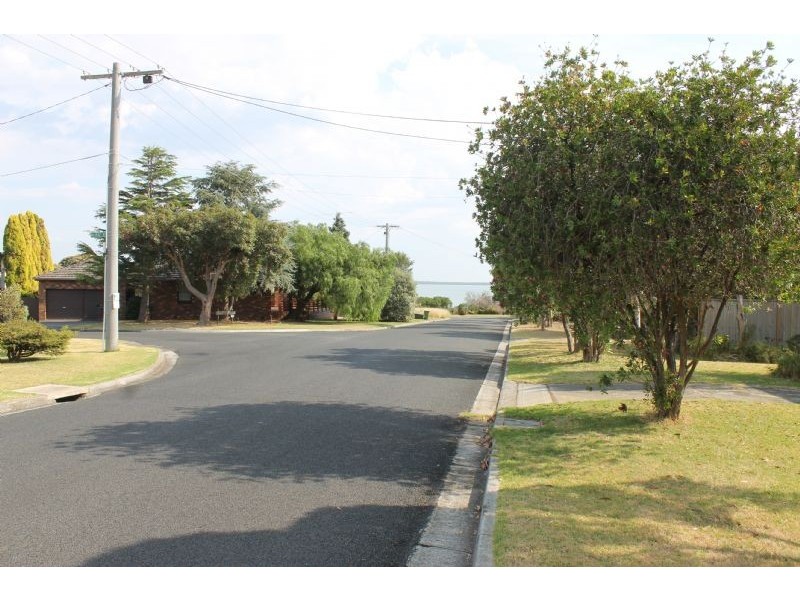 11 Justice Road, Cowes VIC 3922