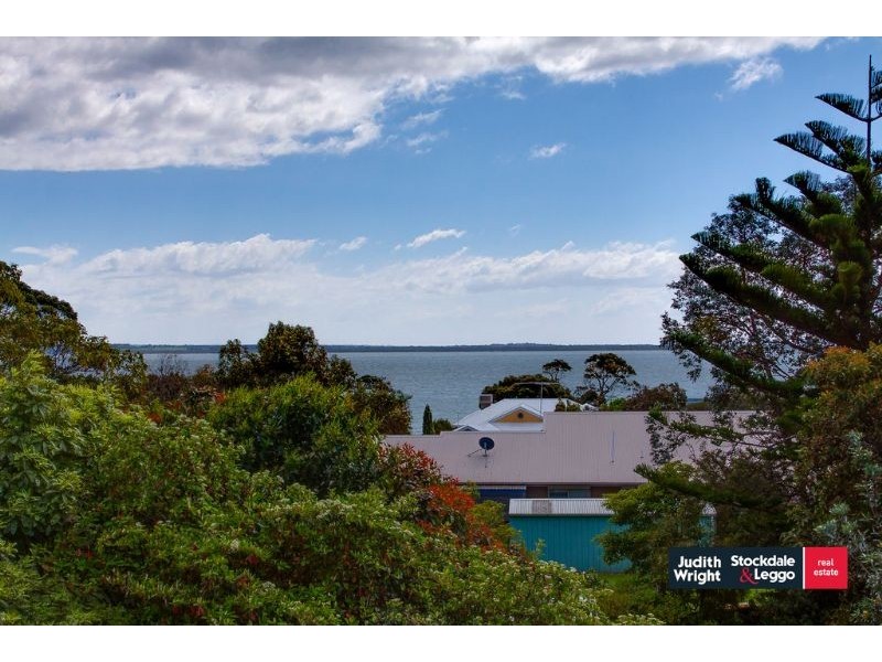 23-25 Chillingworth Road, Cowes VIC 3922