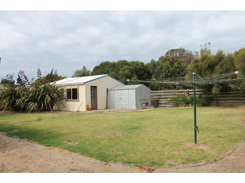 19 Sinclair Avenue, Surf Beach VIC 3922