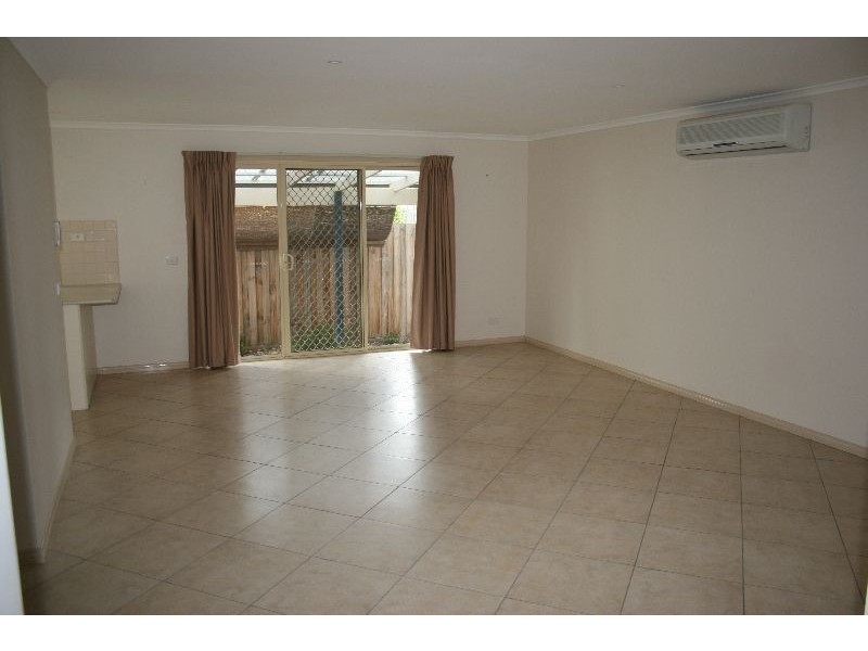 2/62 Walton Street, Cowes VIC 3922