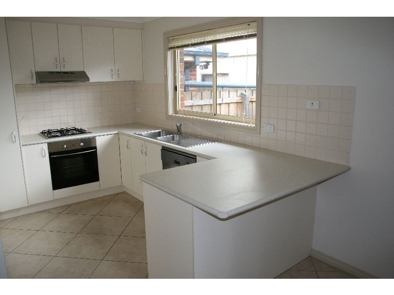 2/62 Walton Street, Cowes VIC 3922