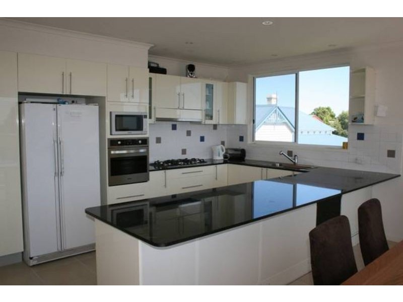 9 Parrakoola Way, Cowes VIC 3922