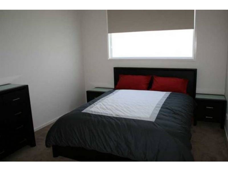 9 Parrakoola Way, Cowes VIC 3922