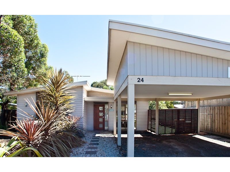 24  Churchill Drive, Cowes VIC 3922