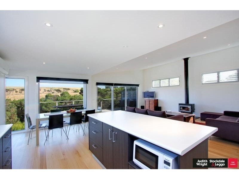 40 Beachcomber Ave, Smiths Beach VIC 3922
