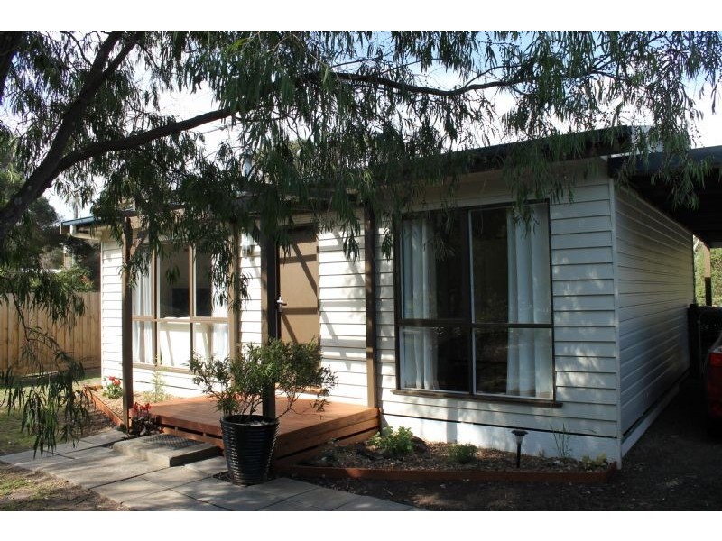 3 Rogan Close, Cowes VIC 3922