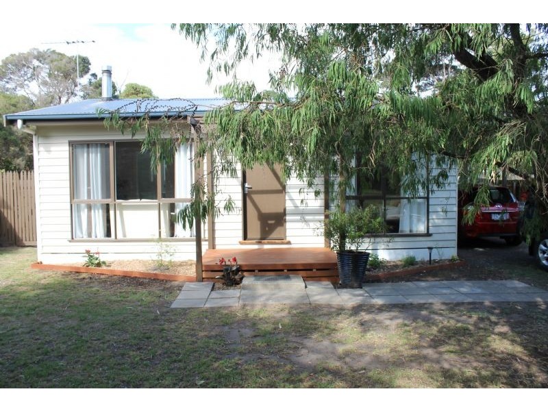 3 Rogan Close, Cowes VIC 3922