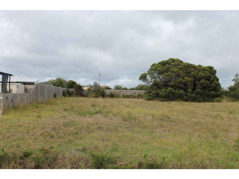 1 Tolley Ave, Surf Beach VIC 3922