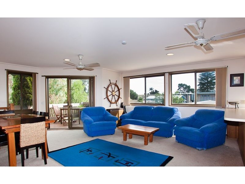 2/6 Carisbrooke Court, Cowes VIC 3922