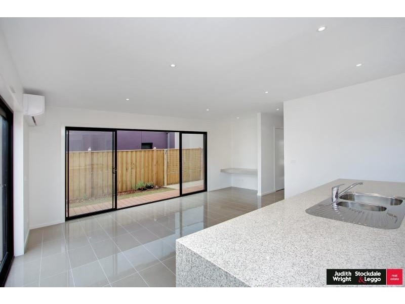 7 Pobblebonk Place, Cowes VIC 3922