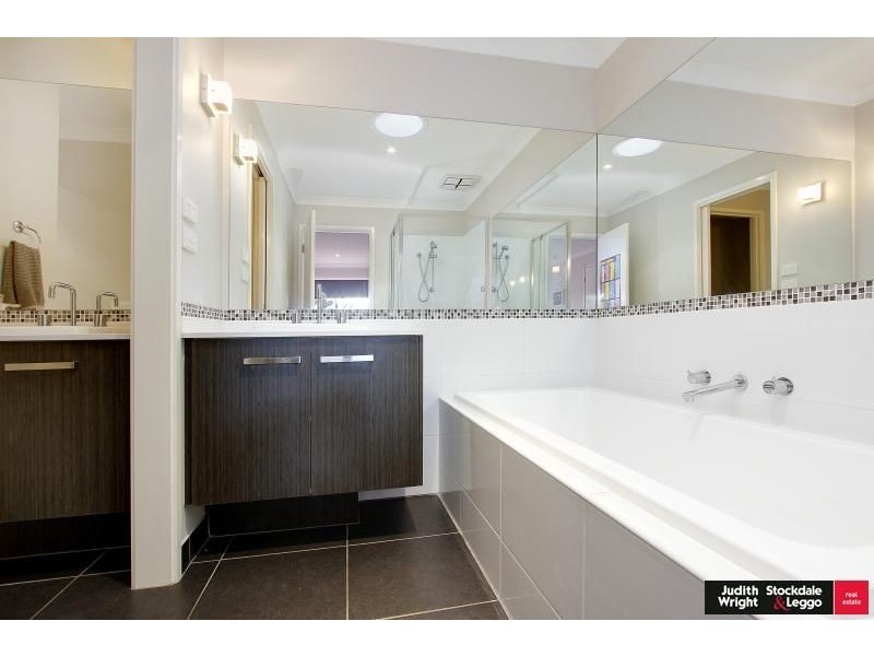 20 Sanctuary Drive, Cowes VIC 3922