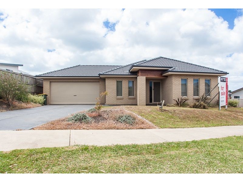 10 Kingfisher Way, Cowes VIC 3922