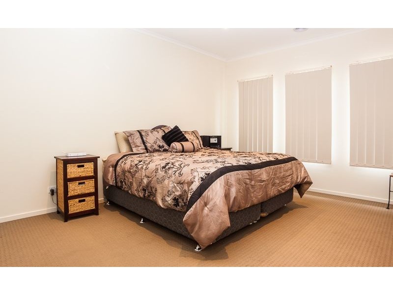 10 Kingfisher Way, Cowes VIC 3922