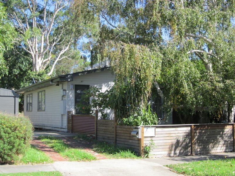 12 Shamrock Avenue, Cowes VIC 3922